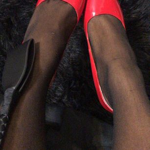 Model - Simone Savage findom