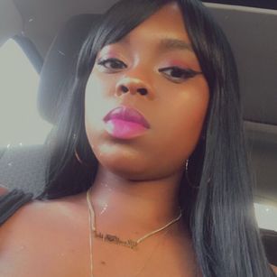 Model - Simone Savage petite