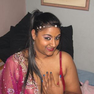 Model - EROTICNAWTY02 smoking