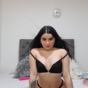 Model - Connie slave