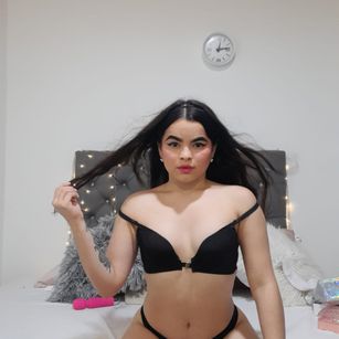 Model - Connie messy