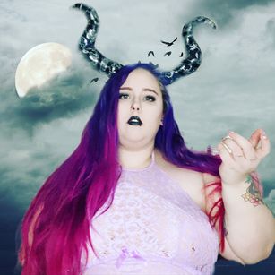 Model - MissHoneyCatt tattooed