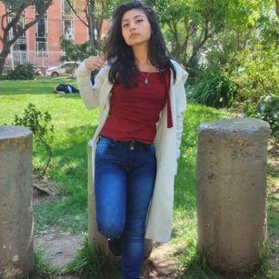 Model - Aliz Leon cum