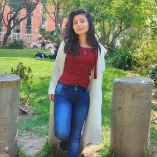 Model - Aliz Leon dance