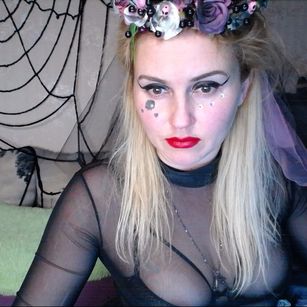 Model - Monro footfetish