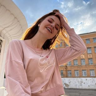 Model - Alinasweetgirl striptease