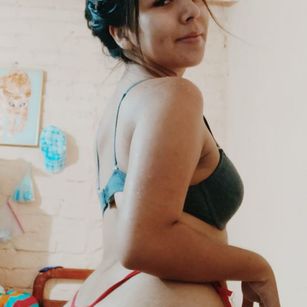 Model - sasha_glowing striptease