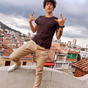 Model - TommyLongXXX LUSH