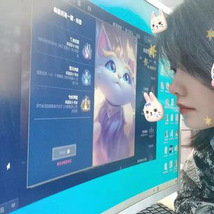 Model - lianlian36 Silkstockings