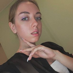 Model - SweetNastyy smart