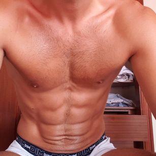 Model - KingWalt feetfetish