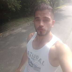 Model - Oliver Displayed show