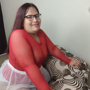 Model - OliviaSmith young