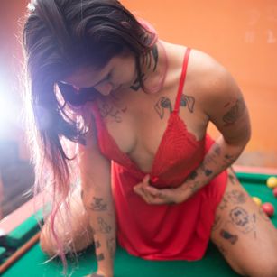 Model - Amy Black latina