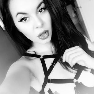 Model - BlackQueen69 feet