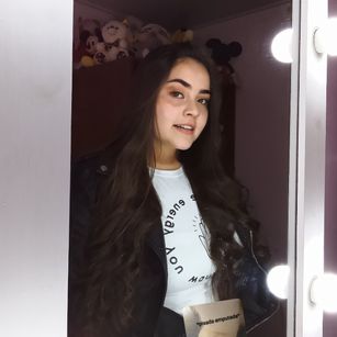 Model - Yiset Gozanles anal