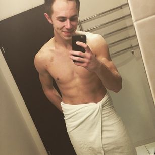 Model - Queland striptease