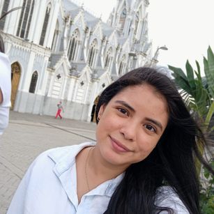 Model - Daniela Rose new