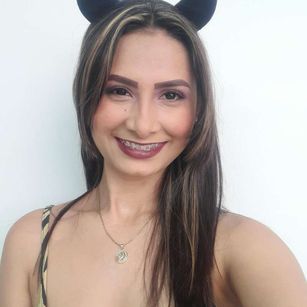 Model - Naomi natural