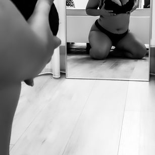 Model - MonixMoon cam