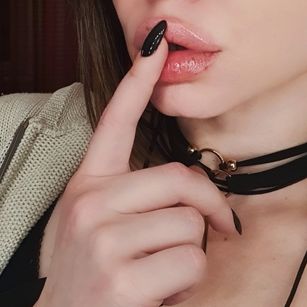 Model - AnnaLu Nylonfetish