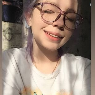 Model - marigold ass