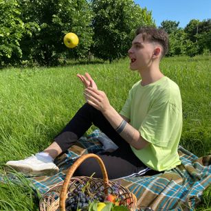 Model - EvanDionys findom