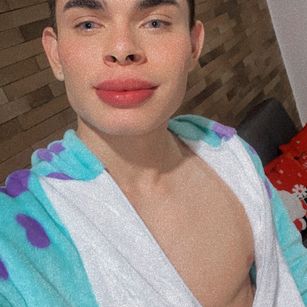 Model - Alejandro twink toys