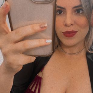 Model - Nina Parker findom