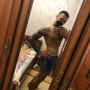 Model - Deonis footfetish