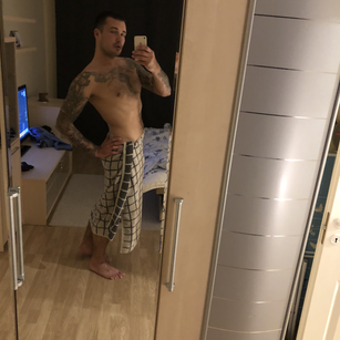 Model - Deonis footfetish