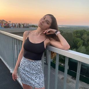 Model - Hlapusik kissing