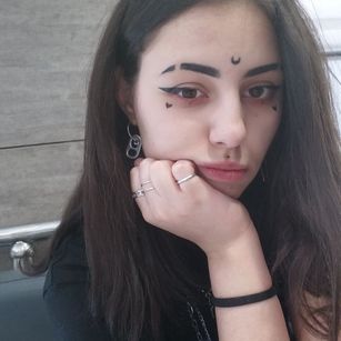 Model - Aida_fresh small