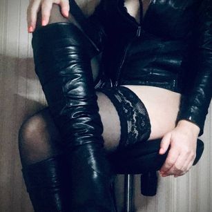 Model - Violetta squirt