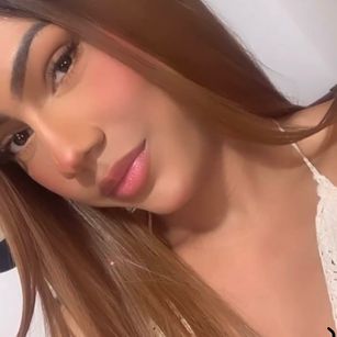 Model - Sarha Miller J. ass