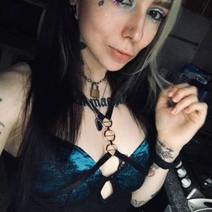 Model - ClitBait hitachi