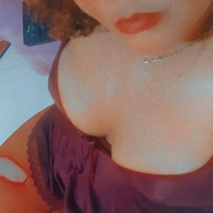 Model - AlisseCanell bigbreast