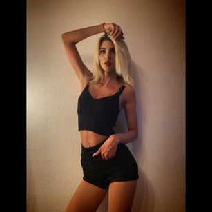 Model - Missy Luv skinny