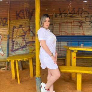 Model - Nina Parker milf