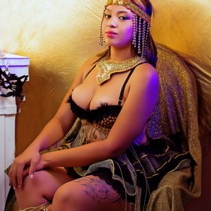 Model - victoria Fox elegant