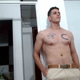 Model - Jorge Eduardo Rico bailar