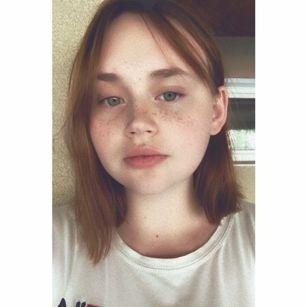 Model - Brittany oil