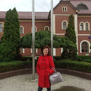 Model - BellisimaAh heels