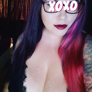 Model - GothAthena curvy