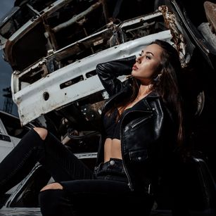 Model - Amelie Fair deepthroat