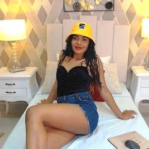 Model - Ashleyy Bloom dildo