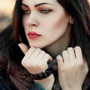 Model - Naomi Raitman   1