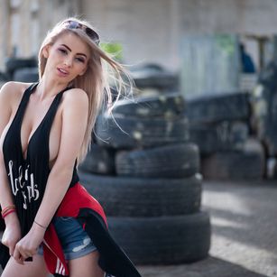 Model - LindaBrynn blowjob