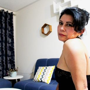 Model - Brunette_Latin_Miss cute