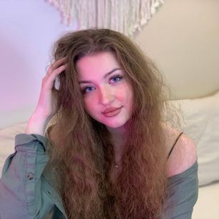 Model - Stephany bigboobs